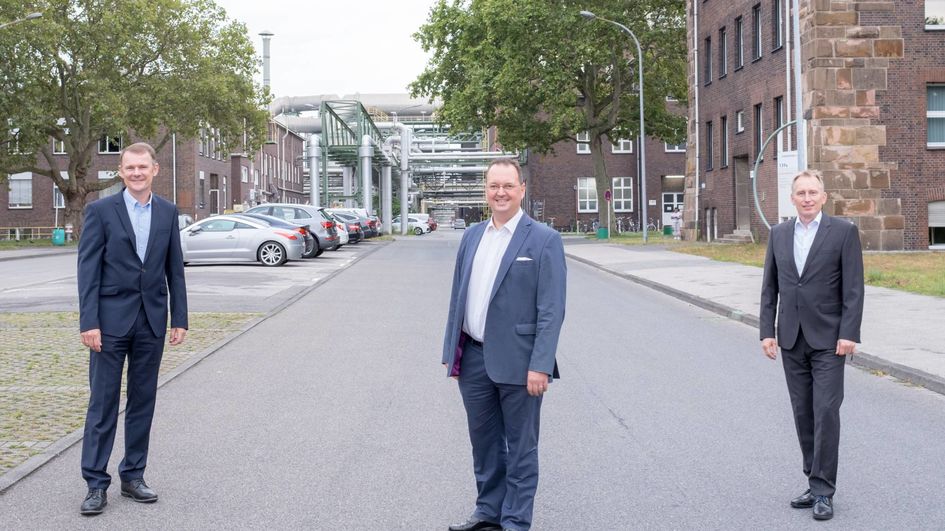 von links nach rechts: Dr. Markus Winterberg (Vice President Production & Technology); Dr. Hinnerk Gordon Becker (Market Segment Head Specialties); Christian Bierhaus (Senior Vice President Marketing & Sales