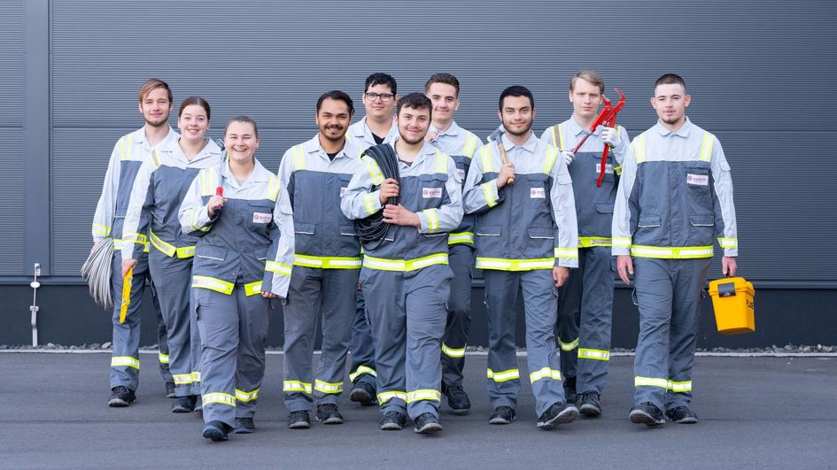 Evonik unterstützt junge Menschen auf dem Weg zum Traumberuf. Foto: Evonik Industries