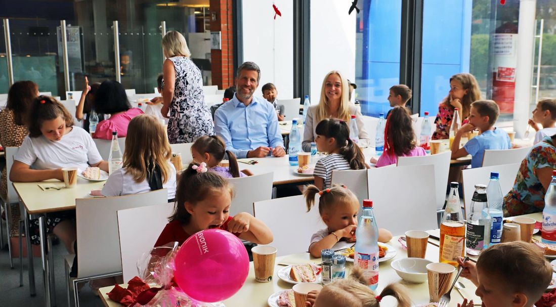 Auch Initiator Matthias Moll und Standortleiterin Kerstin Oberhaus begrüßten die Kinder am Standort.